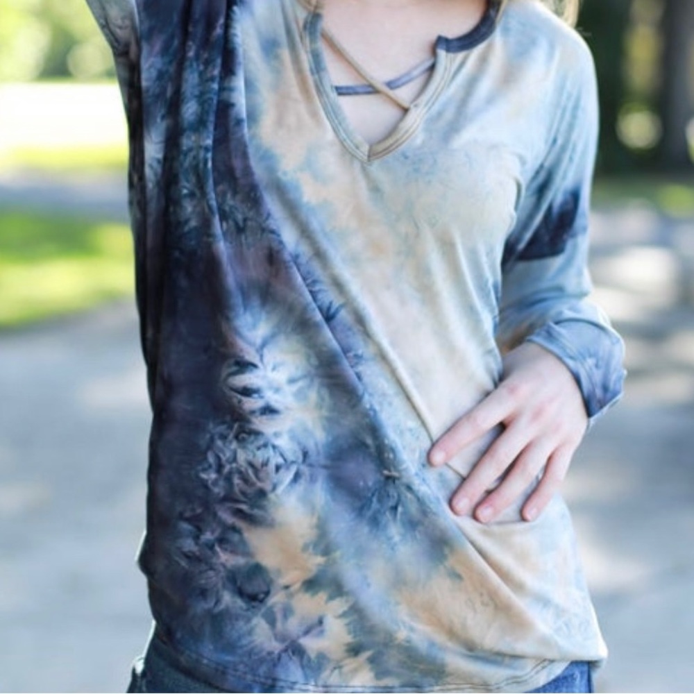 Tie dye long sleeve cross cross neckline
